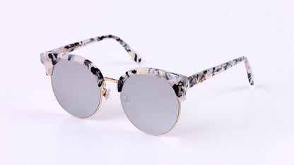 Fashion Sunglasses Women Popular Brand Designer Luxury Sunglasses Lady Summer Style Sun Glasses Female Rivet Shades UV400